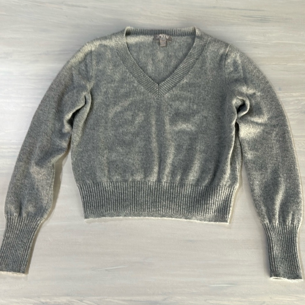 J Crew Cashmere shrunken V-neck sweater in gray, size Small